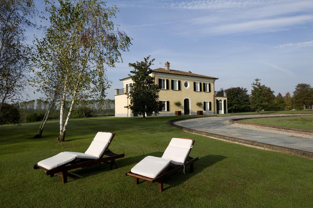Relais 23 Hotel & Ristorante Castelnuovo Belbo Εξωτερικό φωτογραφία
