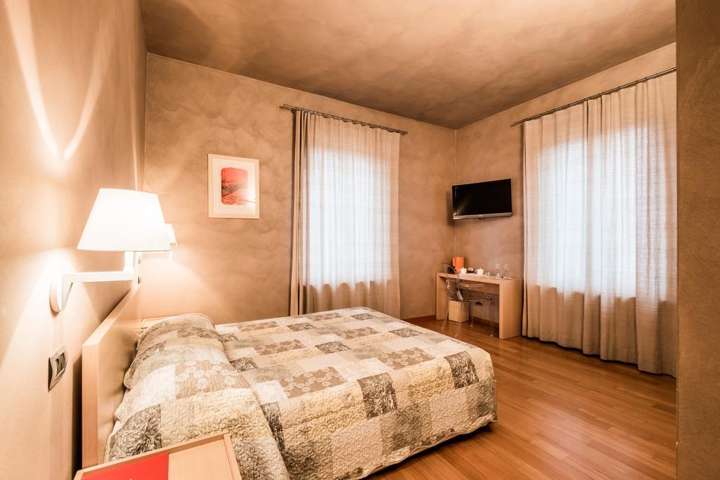 Relais 23 Hotel & Ristorante Castelnuovo Belbo Εξωτερικό φωτογραφία