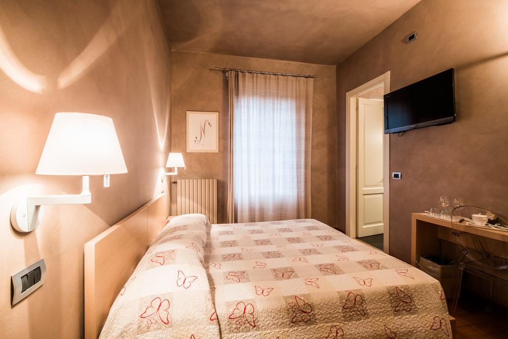 Relais 23 Hotel & Ristorante Castelnuovo Belbo Εξωτερικό φωτογραφία
